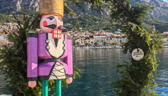 Sretan Božić želi vam Grad Makarska!