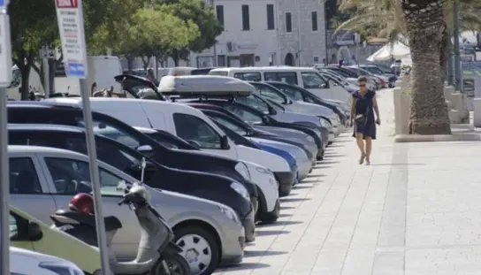 Započinju radovi na proširivanju parkirnih mjesta na rivi