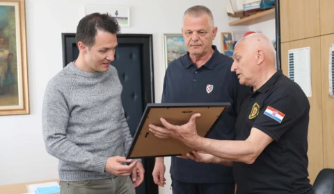 Gradonačelnik Makarske primio zahvalnicu za projekt Jedno srce - jedna duša