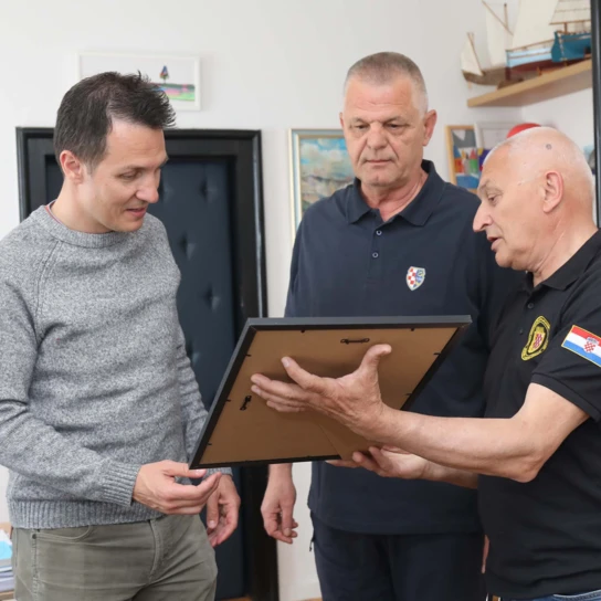 Gradonačelnik Makarske primio zahvalnicu za projekt Jedno srce - jedna duša
