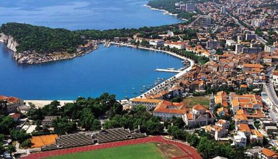 Makarska 24. listopada slavi Dan grada: Na Kačićevom trgu besplatan rižot za građane