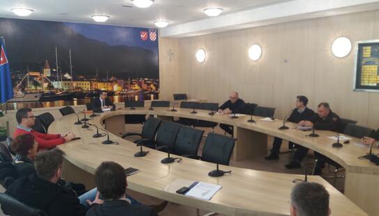 Izvanredni sastanak Stožera civilne zaštite Grada Makarske: Žurne službe spremne, novi sastanak 26. veljače