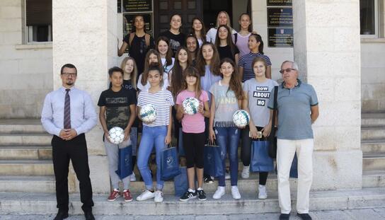 Dodjela priznanja: Osnovna škola Stjepana Ivičevića ima najbolje malonogometašice u županiji