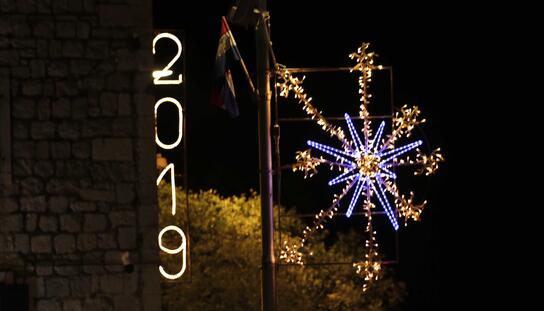 Čestitka Grada Makarske: Sretna nova 2019. godina!