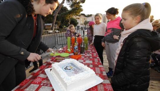 Kraj ledene čarolije: Torta i dječji šampanjac za završetak makarske sezone klizanja