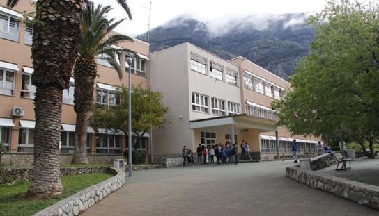 Grad Makarska osigurao zaštitne višekratne maske za sve učenike i djelatnike osnovnih škola