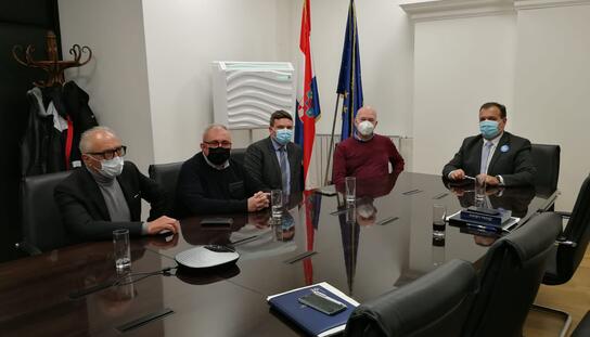 Predstavnici Grada na sastanku sa ministrom Vilijem Berošom i premijerom Andrejom Plenkovićem: Grad Makarska dobio potporu za samostalni Dom zdravlja Makarske i Makarskog primorja