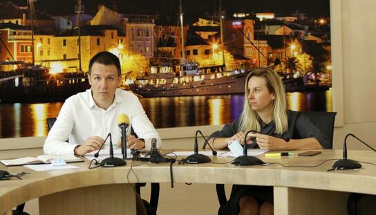Brifinig s novinarima: Sufinanciranje srednjoškolskih udžbenika i dalje samo po socijalnim kriterijima
