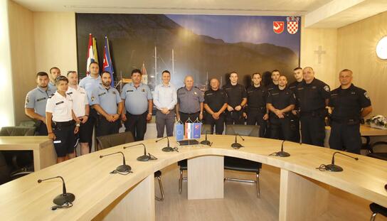 Gradonačelnik Zoran Paunović zaželio dobrodošlicu policijskim službenicima u sklopu projekta  "Sigurna turistička sezona"